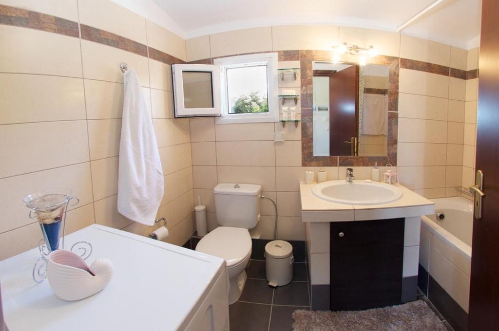 Superb Villa With Private Pool Peaceful Location Sami  Room photo